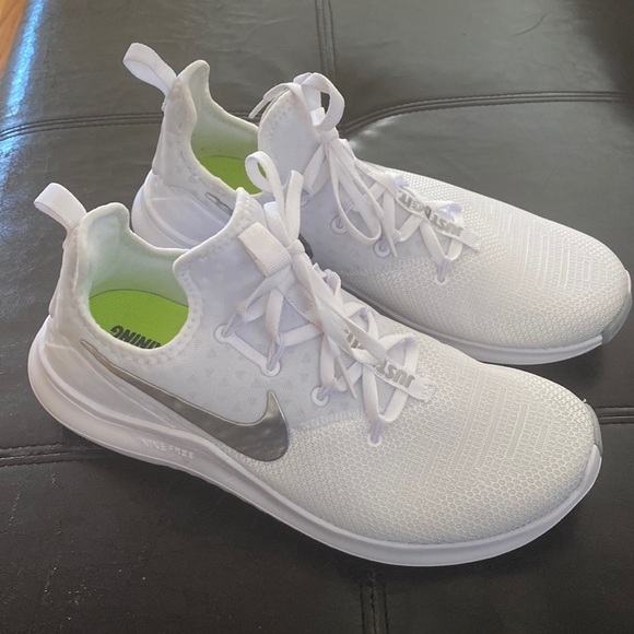 Nike Shoes - NIKE Free TR8 in White